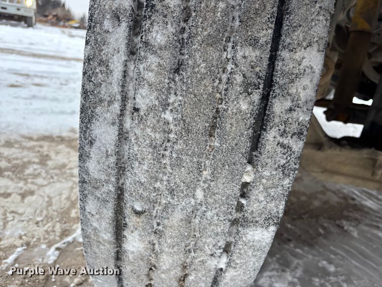 image for item FO3503 2010 Kenworth T800 semi truck