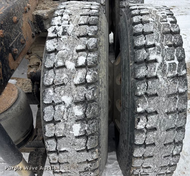 image for item FO3503 2010 Kenworth T800 semi truck