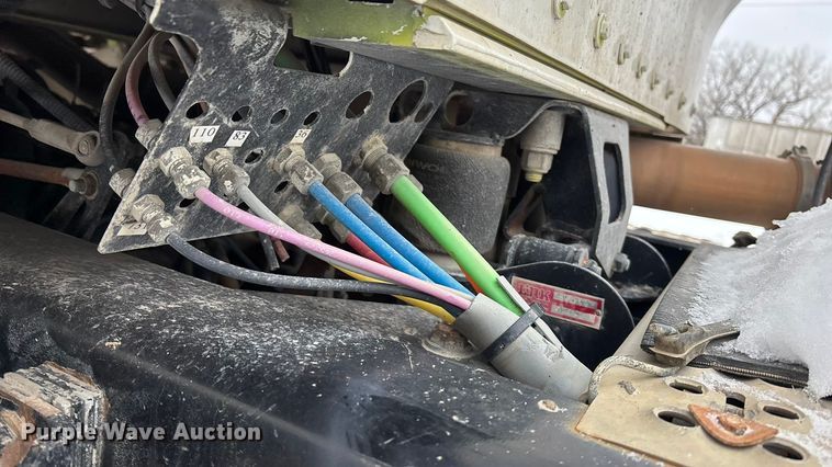 image for item FO3504 2010 Kenworth T800 semi truck