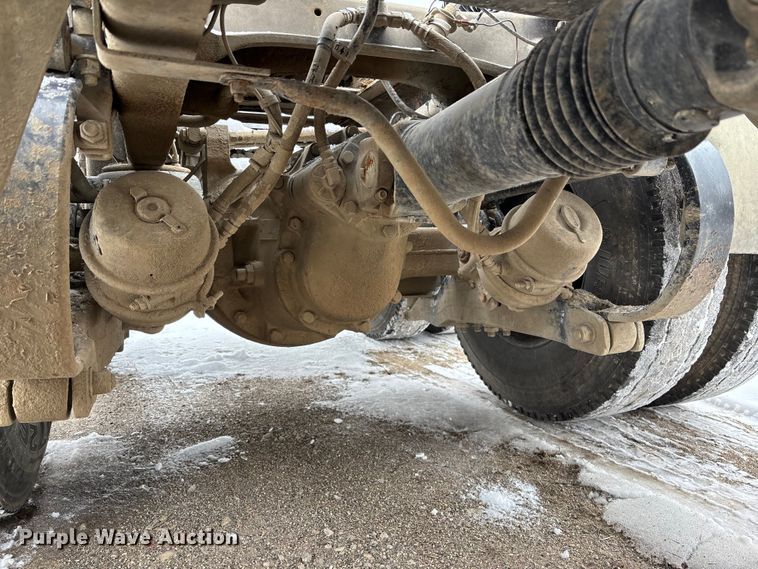 image for item FO3504 2010 Kenworth T800 semi truck