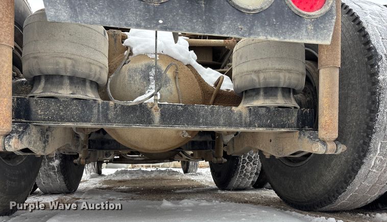 image for item FO3504 2010 Kenworth T800 semi truck