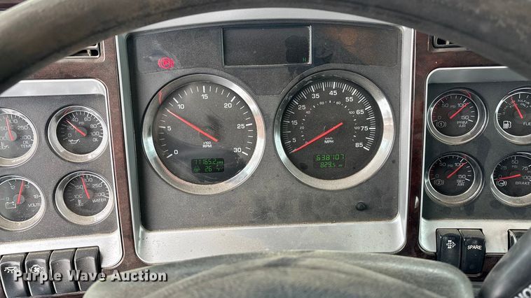 image for item FO3504 2010 Kenworth T800 semi truck