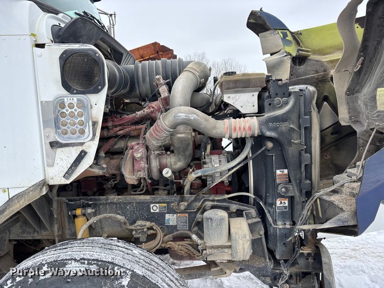 image for item FO3504 2010 Kenworth T800 semi truck