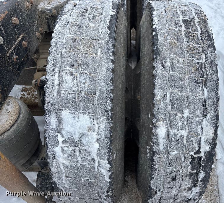 image for item FO3504 2010 Kenworth T800 semi truck