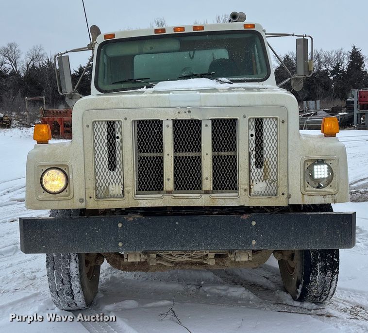 image for item FO3505 2002 International 2554 water truck