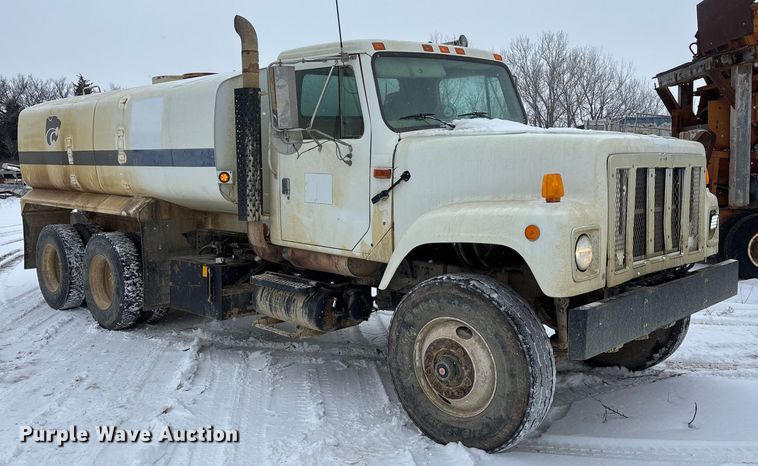 image for item FO3505 2002 International 2554 water truck
