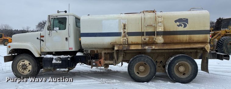 image for item FO3505 2002 International 2554 water truck