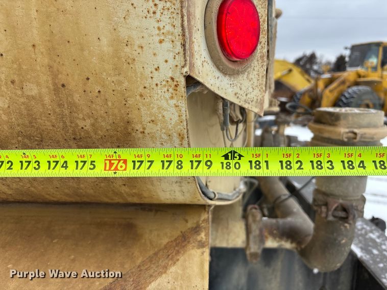 image for item FO3505 2002 International 2554 water truck