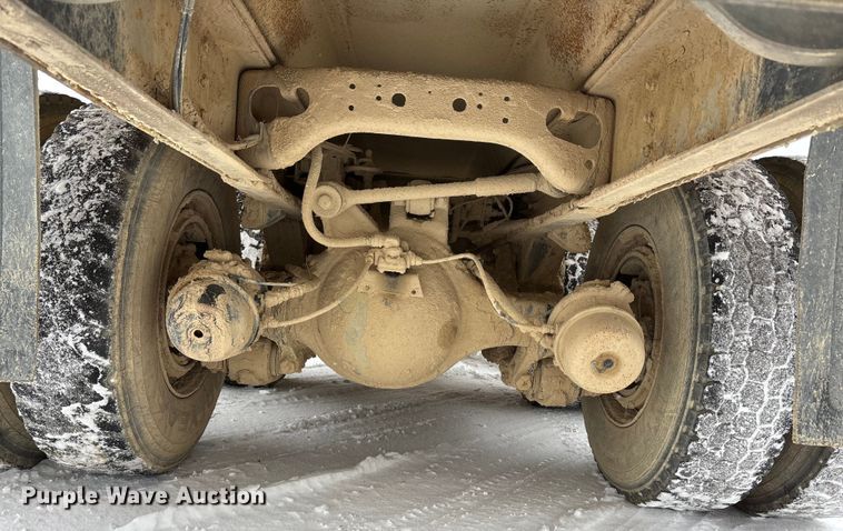 image for item FO3505 2002 International 2554 water truck