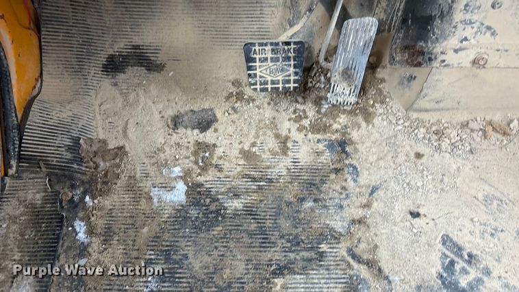 image for item FO3505 2002 International 2554 water truck