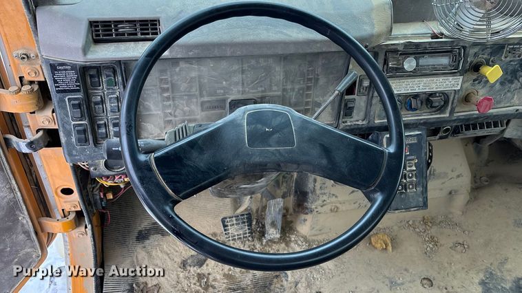 image for item FO3505 2002 International 2554 water truck