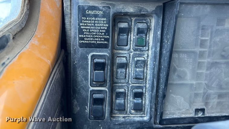 image for item FO3505 2002 International 2554 water truck