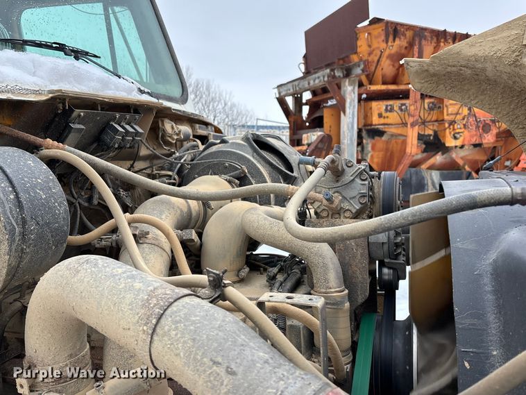 image for item FO3505 2002 International 2554 water truck