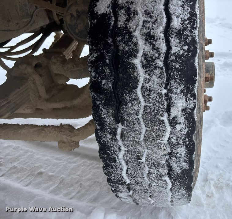 image for item FO3505 2002 International 2554 water truck