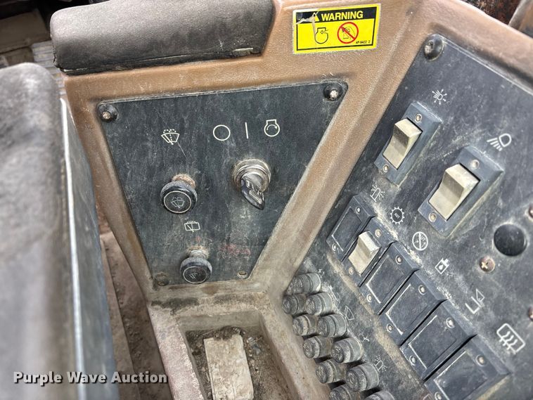 image for item FO3512 1996 Caterpillar 950F wheel loader