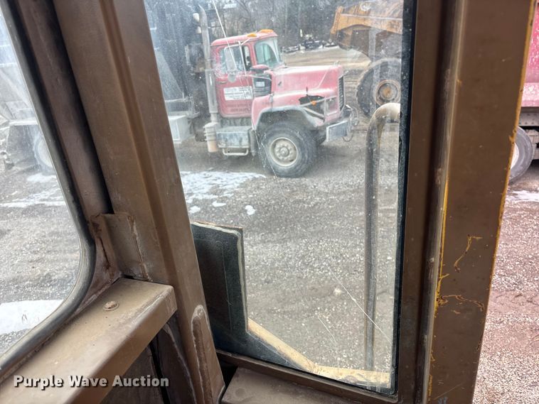 image for item FO3512 1996 Caterpillar 950F wheel loader