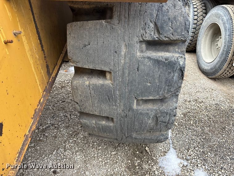 image for item FO3512 1996 Caterpillar 950F wheel loader