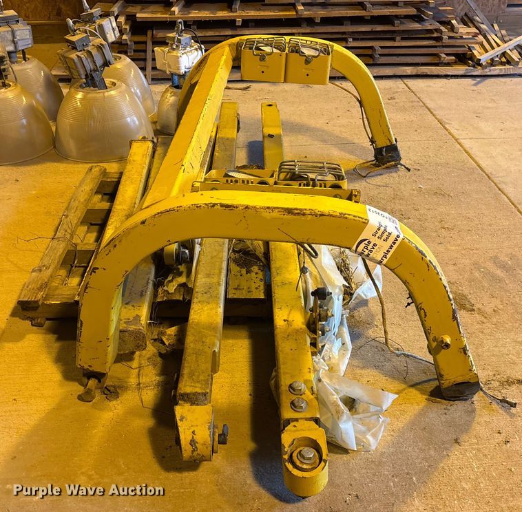 image for item FO3513 Catterpillar D-6T D6T sweep