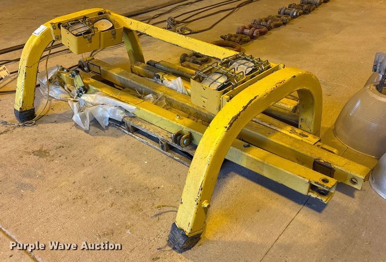 image for item FO3513 Catterpillar D-6T D6T sweep