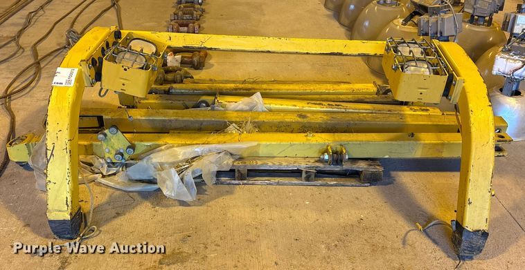 image for item FO3513 Catterpillar D-6T D6T sweep