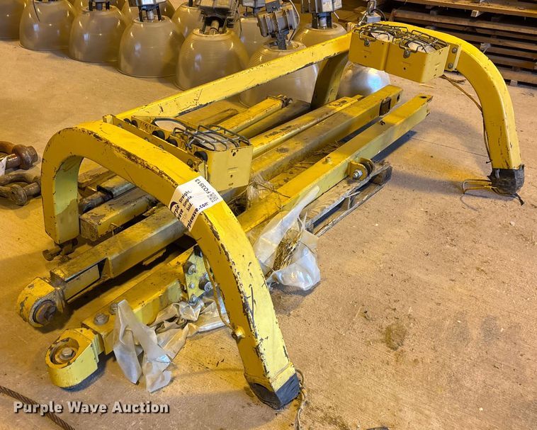 image for item FO3513 Catterpillar D-6T D6T sweep