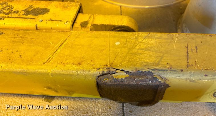 image for item FO3513 Catterpillar D-6T D6T sweep