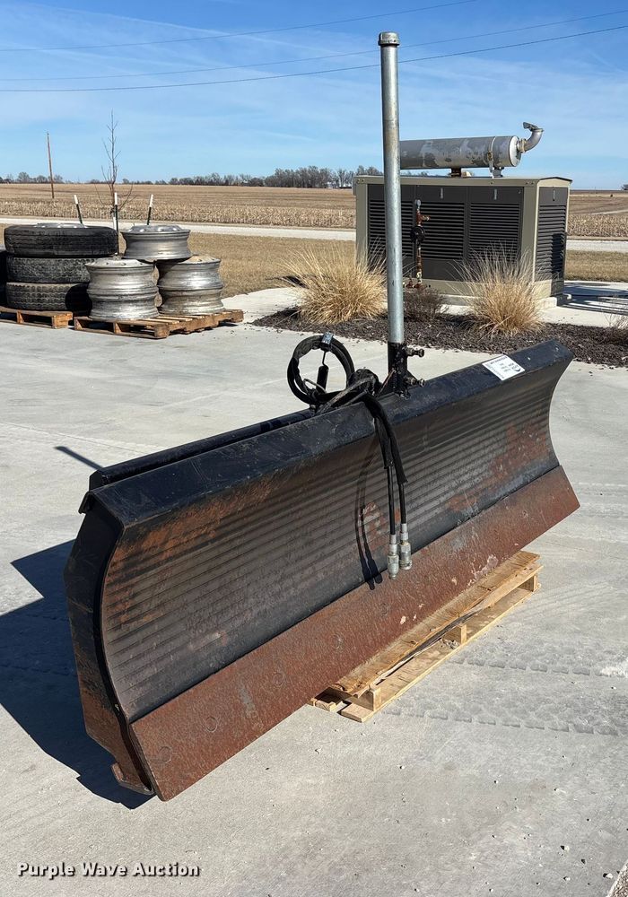 image for item FO3528 2012 Brad I HDB96 skid steer dozer blade