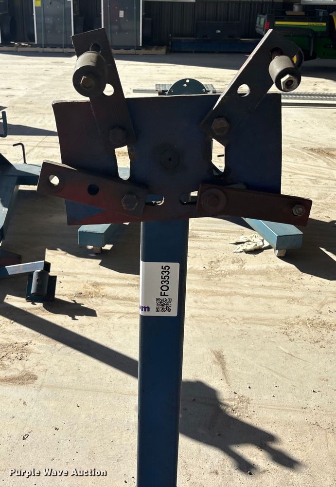 image for item FO3535 (4) engine stands