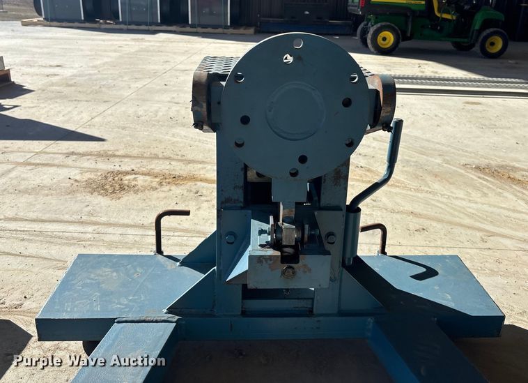 image for item FO3535 (4) engine stands