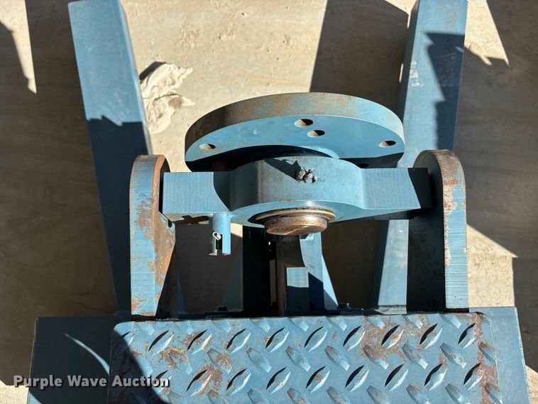 image for item FO3535 (4) engine stands