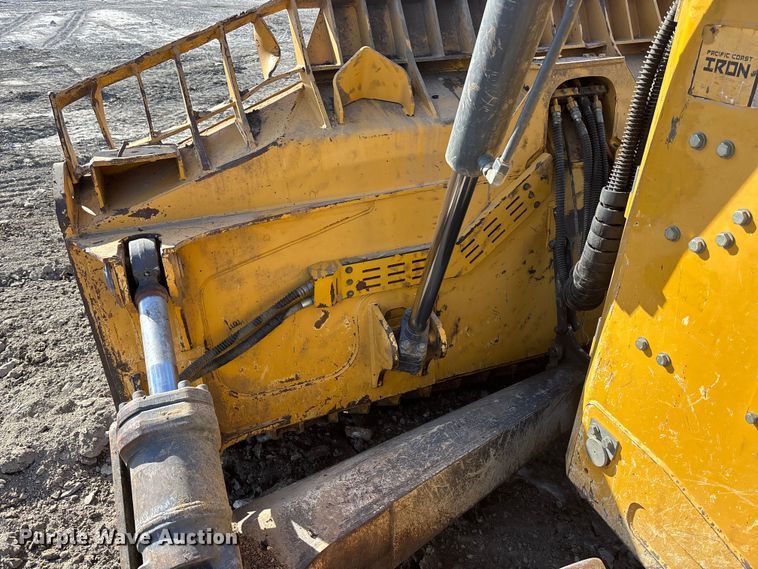 image for item FO3574 2015 John Deere 1050K dozer