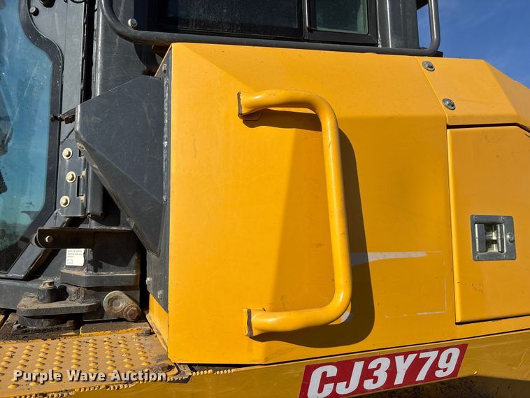 image for item FO3574 2015 John Deere 1050K dozer