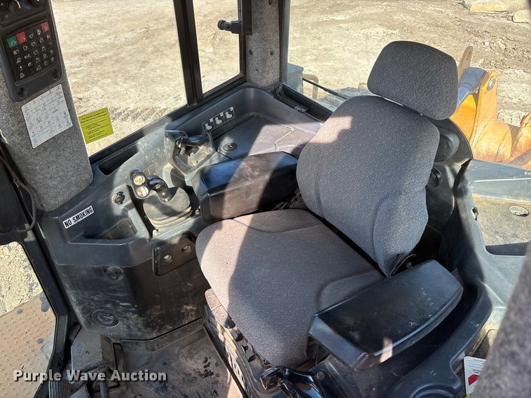 image for item FO3574 2015 John Deere 1050K dozer