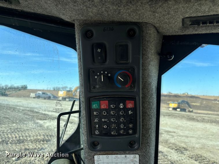 image for item FO3574 2015 John Deere 1050K dozer