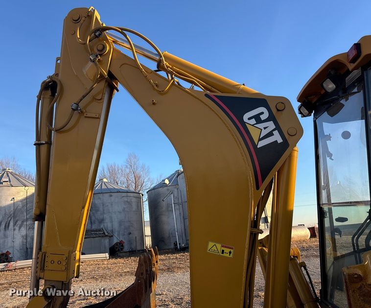 image for item FO3579 1998 Caterpillar 426C backhoe