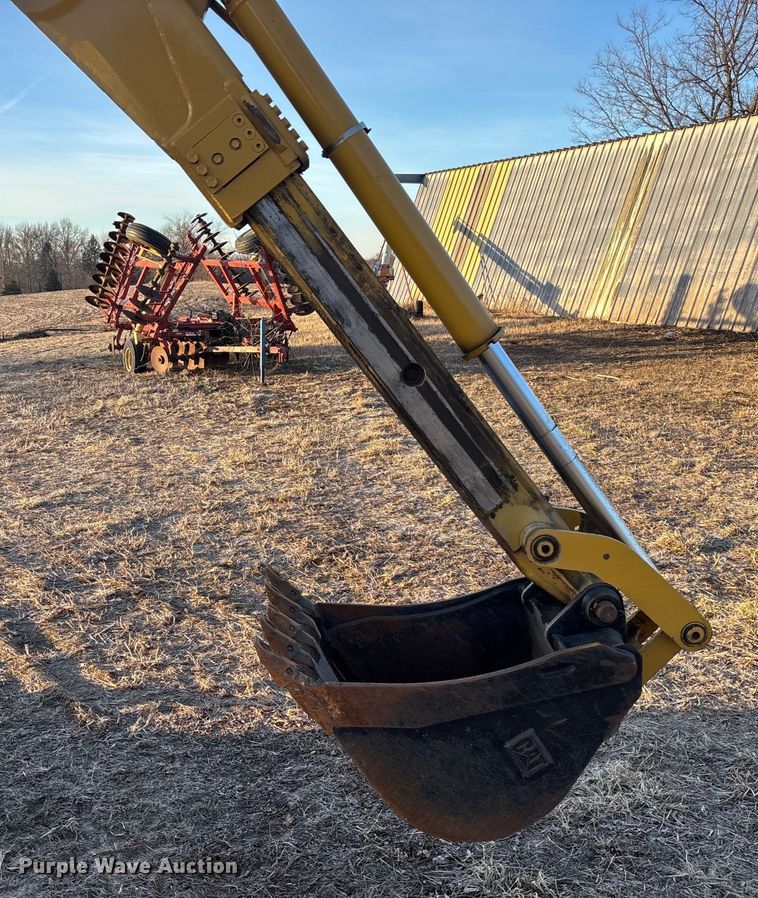 image for item FO3579 1998 Caterpillar 426C backhoe