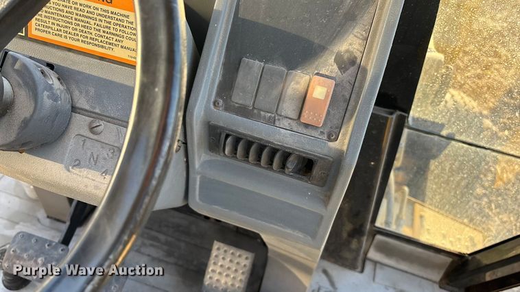 image for item FO3579 1998 Caterpillar 426C backhoe