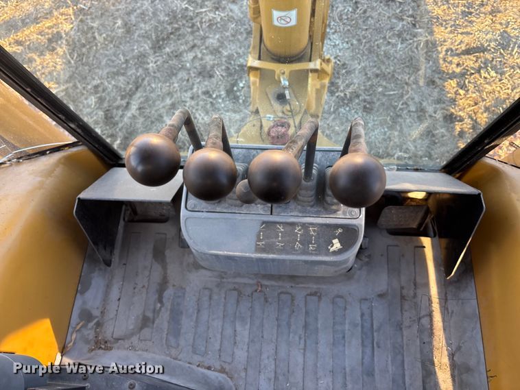 image for item FO3579 1998 Caterpillar 426C backhoe