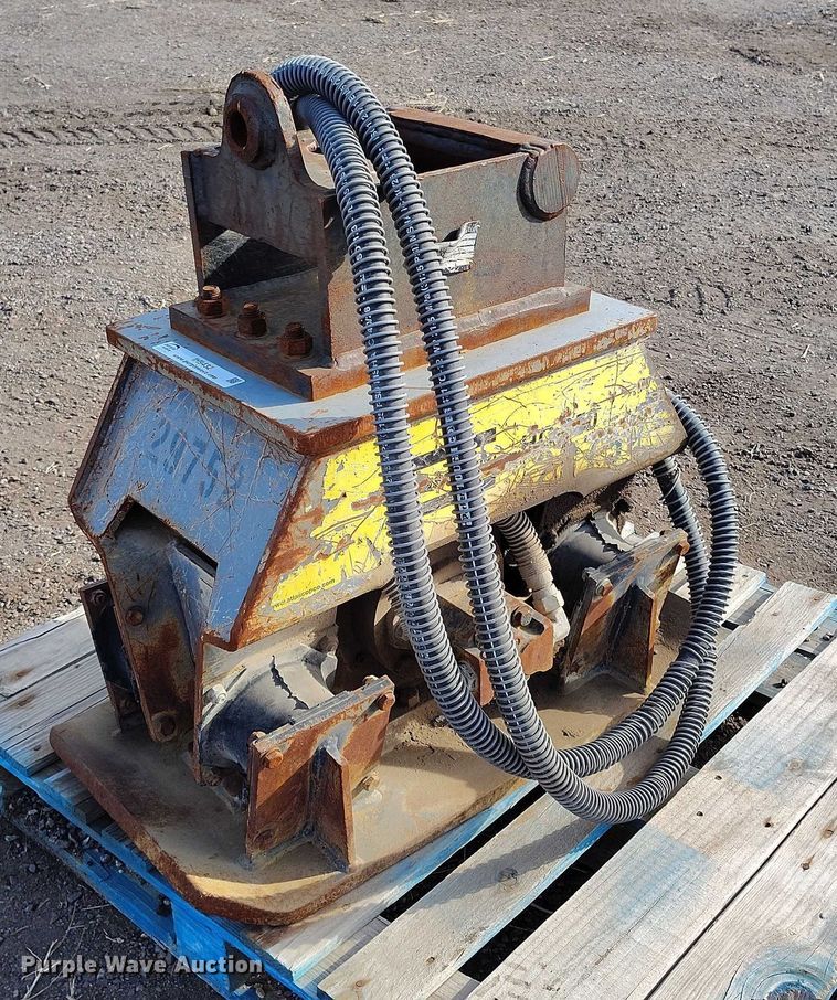 image for item IH9432 2016 B&D Fabricators Atlas plate compactor