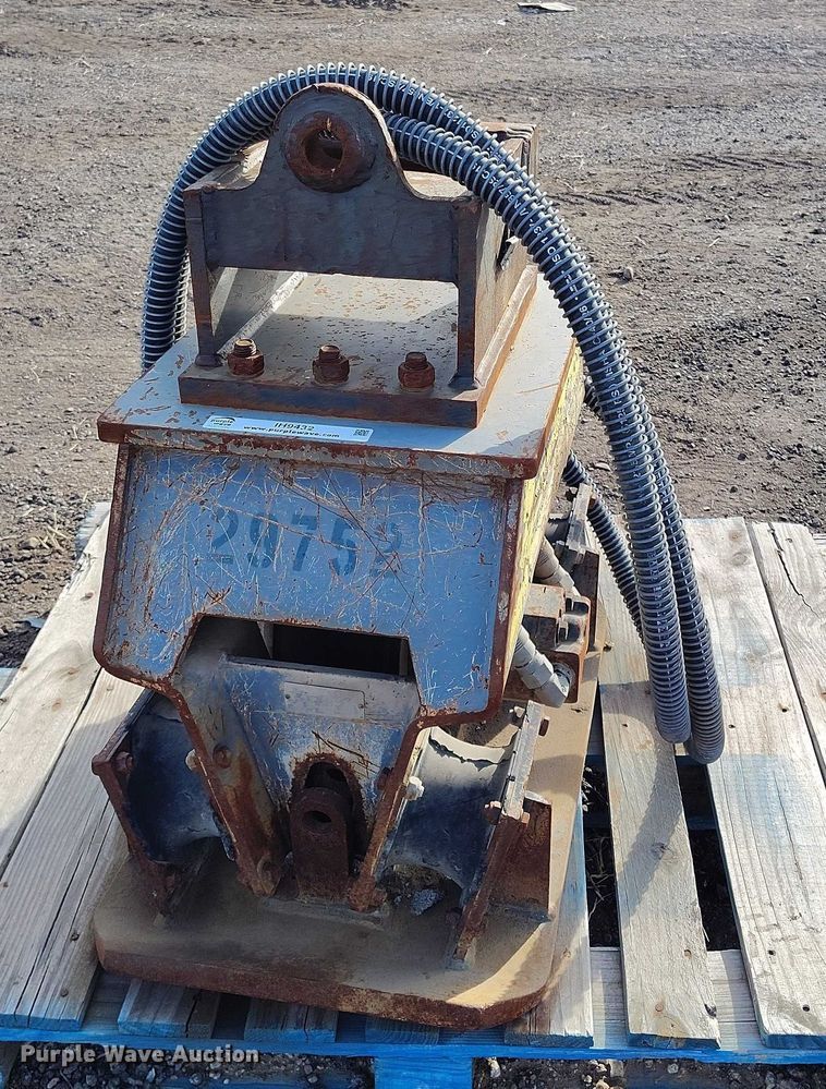 image for item IH9432 2016 B&D Fabricators Atlas plate compactor