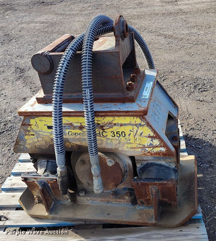 image for item IH9432 2016 B&D Fabricators Atlas plate compactor