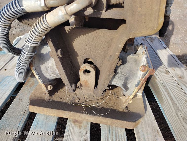 image for item IH9432 2016 B&D Fabricators Atlas plate compactor