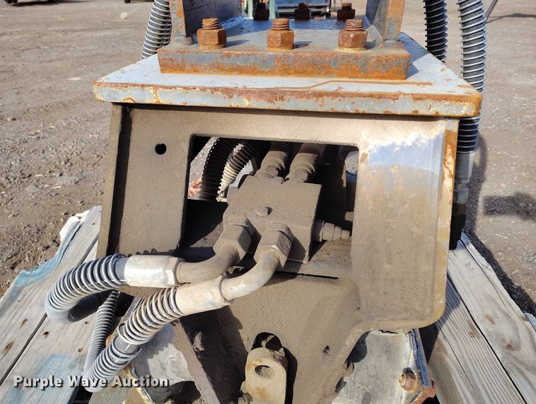 image for item IH9432 2016 B&D Fabricators Atlas plate compactor