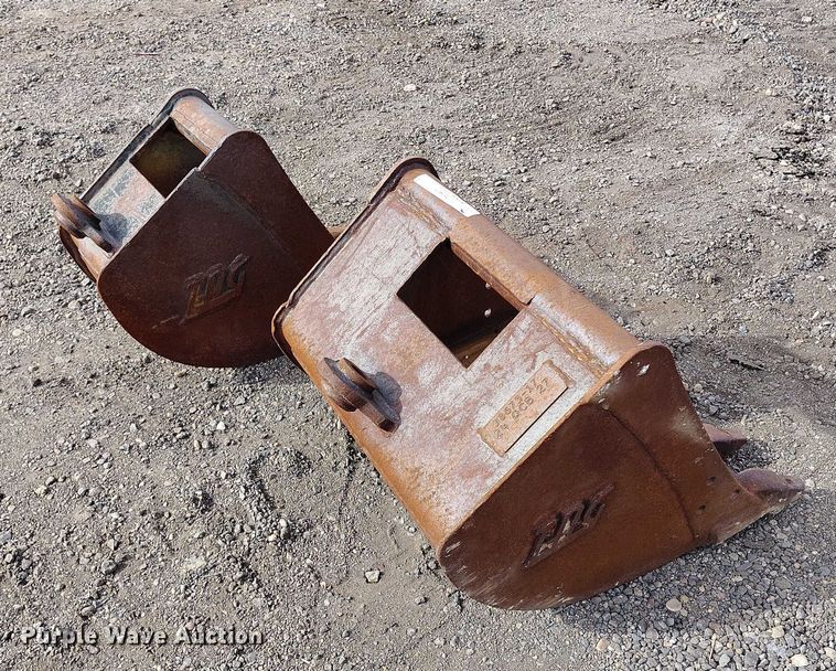 image for item IH9436 (2) Tag excavator buckets