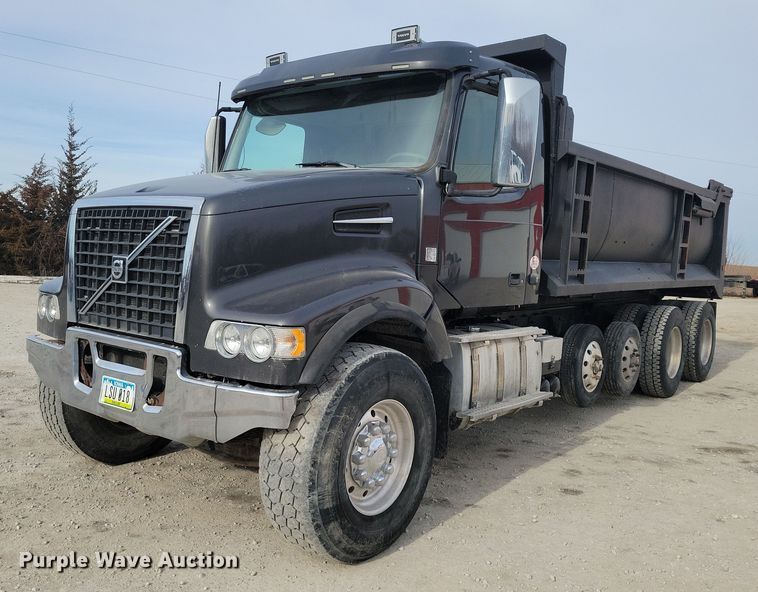 image for item NK9771 2017 Volvo VHD64F dump truck