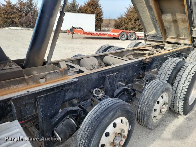 image for item NK9771 2017 Volvo VHD64F dump truck