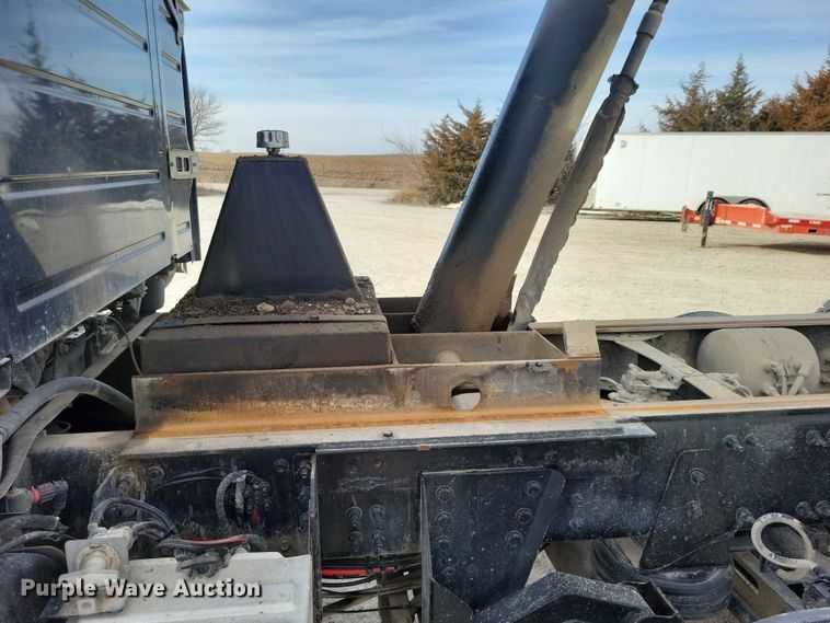 image for item NK9771 2017 Volvo VHD64F dump truck