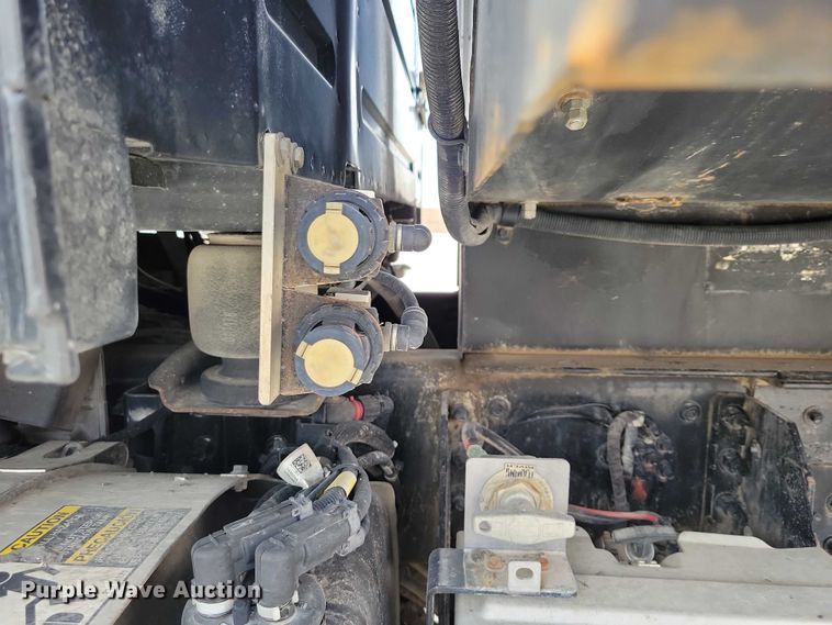 image for item NK9771 2017 Volvo VHD64F dump truck