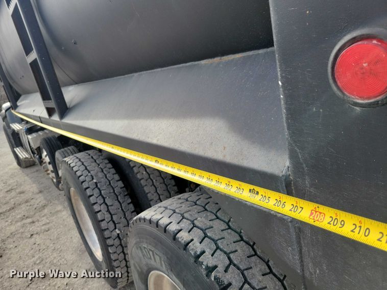 image for item NK9771 2017 Volvo VHD64F dump truck