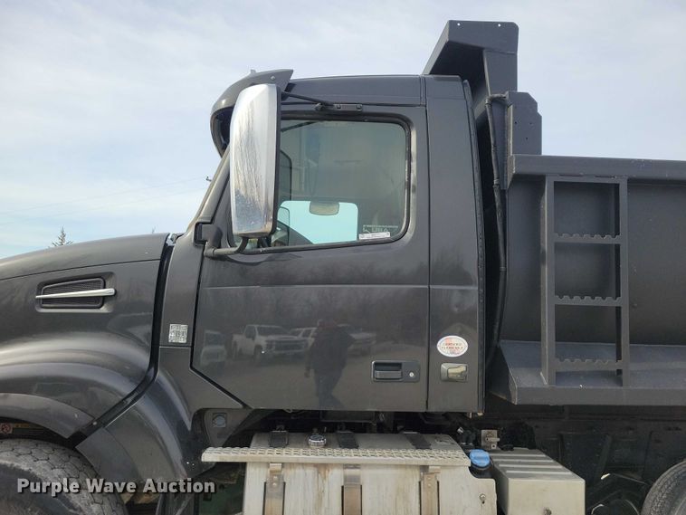 image for item NK9771 2017 Volvo VHD64F dump truck